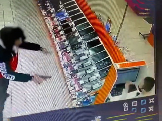 В Пензе расстроенный покупатель вернулся в магазин со страйкбольным пистолетом