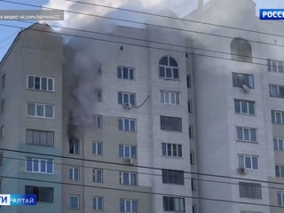 Прыгнувшая с 12 этажа горящей квартиры женщина была заперта изнутри