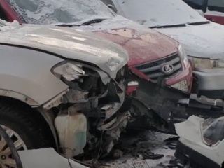 В Тольятти автомойщик угнал машину клиента и врезался в 5 машин