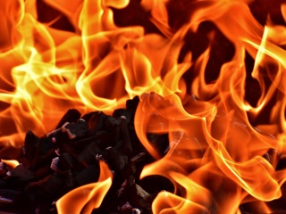 В Новгородской области произошел крупный пожар, один человек погиб