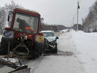 В Томской области произошло ДТП с трактором, есть пострадавший