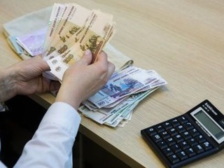 В Крыму бухгалтер перевела себе лишних 4 миллиона зарплаты