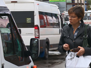 В Смоленске пользователи соцсетей пожаловались на самоуправство водителя маршрутки