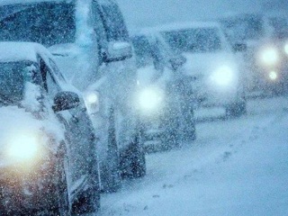 На трассе Новороссийск – Керчь ограничено движение из-за снегопада и гололеда