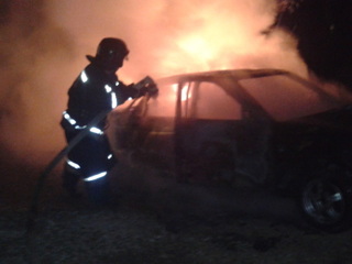 В Ноябрьске огонь полностью уничтожил автомобиль