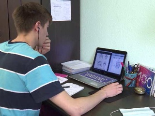 Внедрить нельзя избавиться: в Екатеринбурге обсудили цифровизацию образования