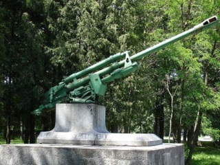 СКР возбудил дело после осквернения памятника советским воинам в Латвии