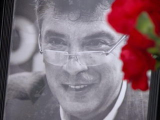 Иностранные дипломаты не пришли на могилу Немцова
