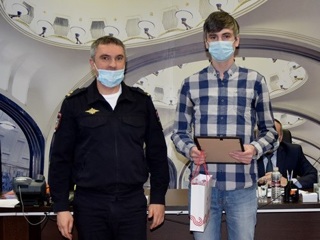 Житель Тверской области нашел сверток с крупной суммой денег и вернул владельцу