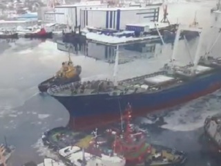 Столкновение судов в камчатском порту попало на видео