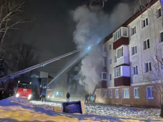 Пожар в жилом доме на Сахалине: люди ночью спешно покидали квартиры