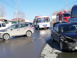 Массовое ДТП произошло возле "Изумрудного города" в Томске