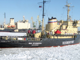 В Санкт-Петербурге с ледокола пытались слить 100 тонн дизеля