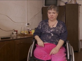 Инвалид-колясочник в Карабанове уже год не может выйти на улицу