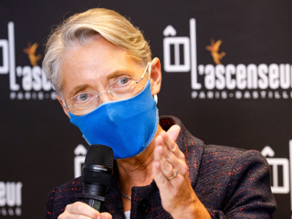 Министр труда Франции подхватила коронавирус