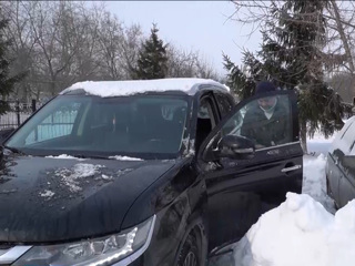 Курганские полицейские вернули жителю Петербурга похищенный автомобиль