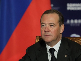 Медведев рассказал о маразматиках, спекуляциях и ужасах войны