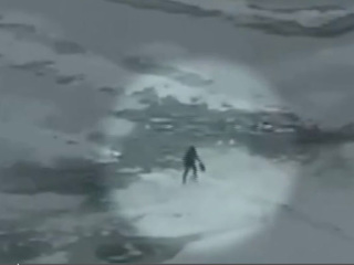 В Екатеринбурге мужчина провалился под лед в городском пруду