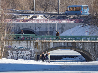 Неожиданная зима среди весны: многие российские регионы засыпало снегом