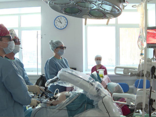 Робот Соло стал ассистентом уральских хирургов