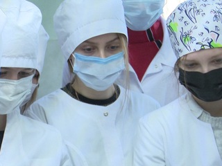 В Воронеже 30 студентов-медиков получили ожоги глаз