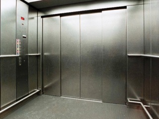 В читинской больнице сорвался грузовой лифт с людьми