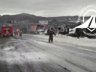 Появилось видео ДТП, в котором сгорел дальнобойщик