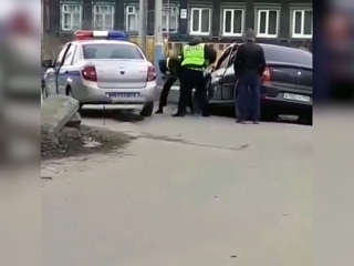 В Арзамасе пьяный водитель протаранил три автомобиля, пытаясь скрыться от полиции