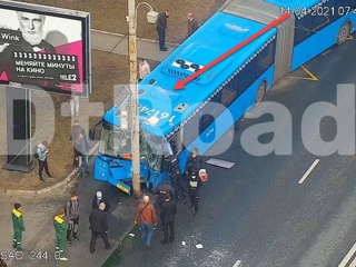 Автобус с пассажирами врезался в столб на юго-востоке Москвы