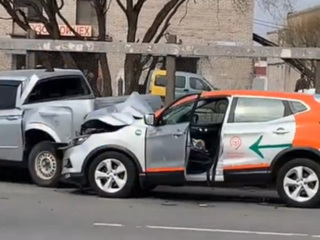 Питерский рэпер попал в аварию на арендованном автомобиле