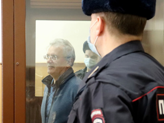 Суд арестовал миллионы Белозерцева и Шпигеля