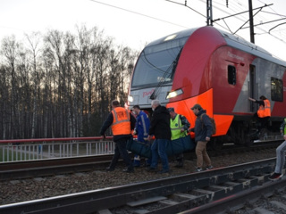 В Петербурге мужчину сбила скоростная электричка