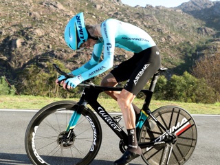 Велогонщик Власов поднялся на второе место общего зачета "Джиро д'Италия"
