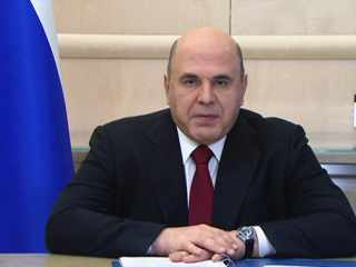 Мишустин поручил отчитаться о полной оплате больничных родителям