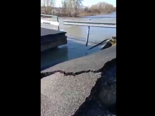 Появилось видео с места обрушения моста в Волгоградской области