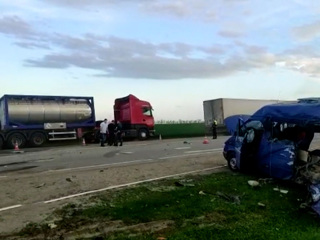 Кто подрезал грузовик: озвучены причины жуткой аварии на Ставрополье