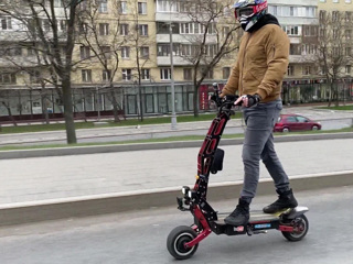Драки, стрельба, ДТП: страдают и любители самокатов, и окружающие