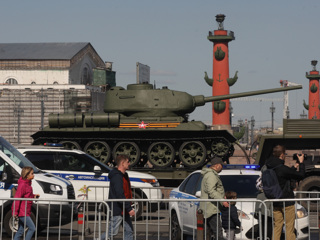 В городах проходят репетиции предстоящих парадов
