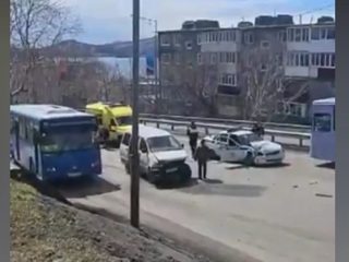 Авария с участием машины ДПС на Камчатке попала на видео