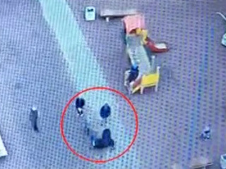 За внука и двор: петербургская бабушка избила мальчика на детской площадке