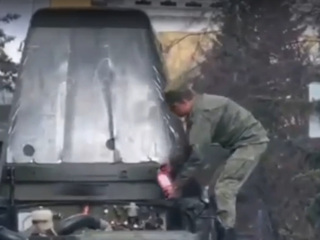 Во время парада в Кемерове загорелся грузовик. Видео