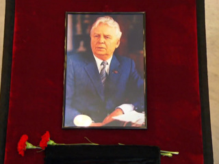 В Москве похоронили Егора Лигачева