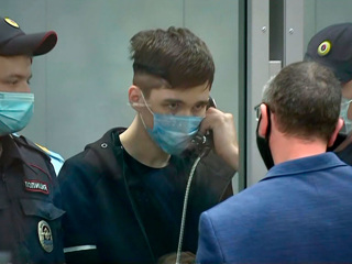 Устроившего стрельбу в казанской школе доставили в суд