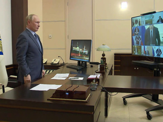 Путин дал поручения правительству в связи с трагедией в Казани