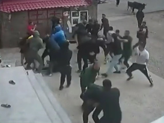Массовая драка в грузинском городе переросла в беспорядки