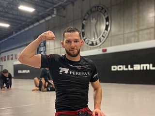 Россиянин Шаблий выиграл дебютный бой в Bellator