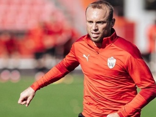 Денис Глушаков останется в премьер-лиге