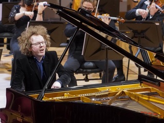 Пианист Сергей Редькин занял второе место на конкурсе имени королевы Елизаветы в Брюсселе