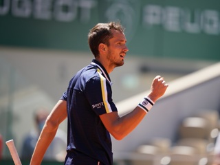 Медведев обыграл Бублика во втором круге турнира Masters в Торонто