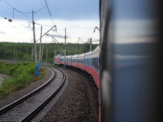 Шел в наушниках: поезд насмерть сбил подростка в Нижегородской области